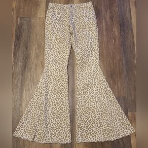Wisteria Lane Leopard Print Flare Jeans NWT Size Large